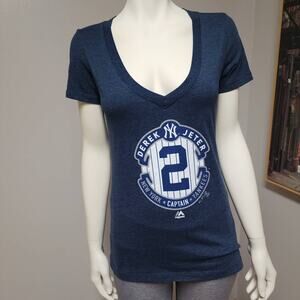 Derek Jeter Ladies V-Neck New York Yankees Captain Tshirt Size Medium